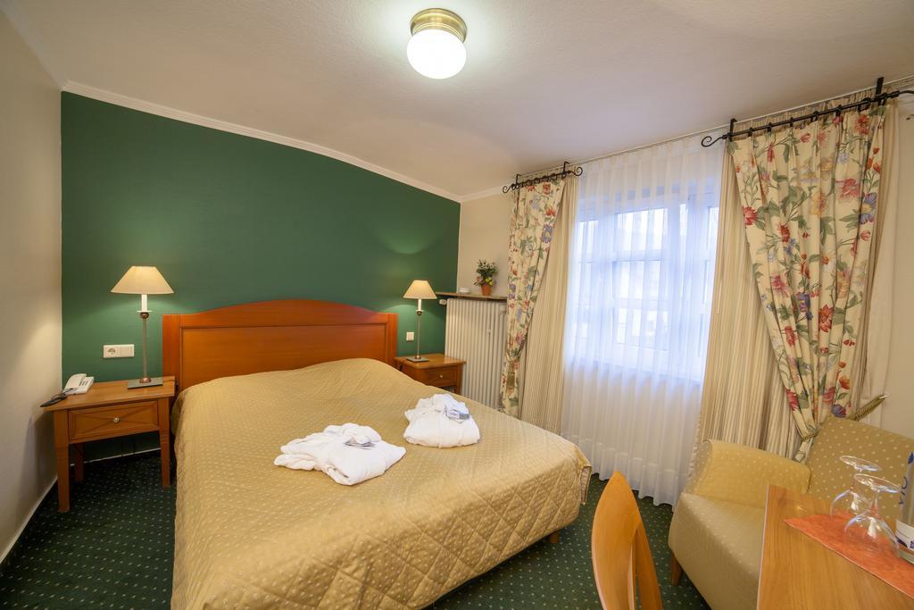 Hotel Zur Post Waldbreitbach Eksteriør bilde