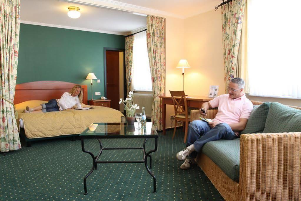 Hotel Zur Post Waldbreitbach Eksteriør bilde